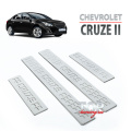 Протекторы порогов зеркальные на Chevrolet Cruze 2