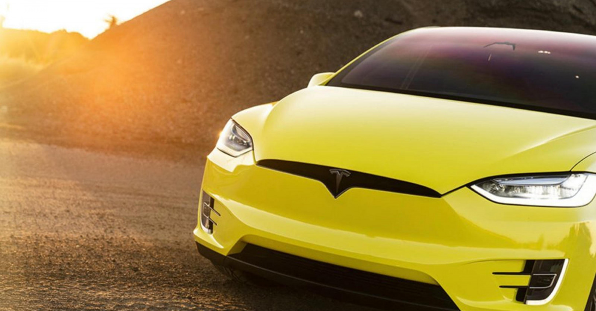 Tesla model 3 Yellow