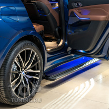 Выезжающие подножки под пороги для BMW X7