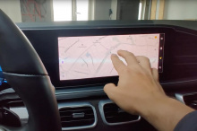 Дополнительное оснащение штатной мультимедиа навигацией и полезными функциями в новом Mercedes-Benz GLS 2020