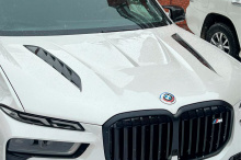 Капот Ларт Перформанс с эмблемой для БМВ X7 (G07) 2019+ Премиум |  Натуральный карбон или окрашенный стеклопластик | Штатный монтаж