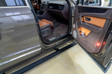 13798 Выдвижные пороги ступени RRS для Bentley Bentyaga (2015-2026)
