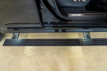 Выдвижные электропороги для Lexus LX600 (2021+) Комплект 2 шт | До 200 кг нагрузки | Производство Корея | Датчик Холла | Автоматический режим + управление через кнопку