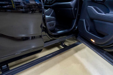 Выдвижные электроподножки для Тойота Хайлендер U70 (2019+) Комплект 2 шт | Нагрузка до 200 кг | Производство Корея | Датчик Холла | Автоматический режим + управление со смартфона