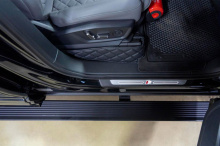 Выдвижные электроподножки для Ауди Q7 4M (2015–2026) Комплект 2 шт | Нагрузка до 200 кг | Производство Корея | Датчик Холла | Автоматический режим + Управление со смартфон