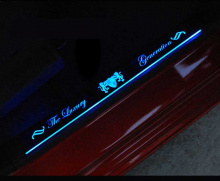 Тюнинг салона Хендай Соната 6 - накладки на пороги в салон со светодиодной подсветкой - от ателье ArtX.