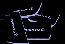 Тюнинг салона Киа Соренто - светодиодные вставки под дверные ручки - комплект 4 штуки - от компании Ledist.