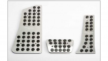 Тюнинг салона Хендай Элантра - алюминиевые накладки на педали.