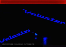 Тюнинг салона Хендай Велостер - всавки под дверные ручки в салоне со светодиодной подсветкой - комплект 3 штуки - от компании Sense Light.