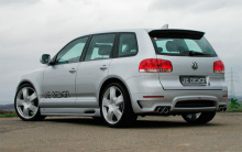 Тюнинг Фольксваген Туарег - Накладка на пятую дверь (дорестайлинг 2002, 2007).