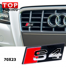 Шильд в решетку радиатора AUDI A4 - Модель S4, на пластиковой основе, с креплениями.