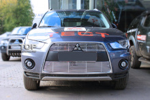 Решетка радиатора + решетка в бампер Митсубиси Аутлендер XL (2010-2012) РЕСТАЙЛИНГ