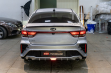 Компактный лип-спойлер из пластика для штатной установки на RIO 4 (2016+ / 2020+). Новый, готов к установке. 