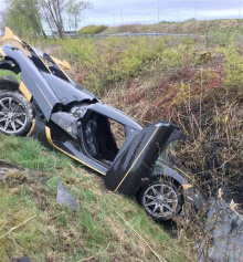 Koenigsegg уже обновил свой блог, указав, что нанесенный ущерб был минимальным и полностью подлежит ремонту. Что еще более важно, водители-испытатели не пострадали - они были доставлены в местную больницу и выпущены в тот же день.