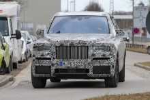 На рынке, где роскошные внедорожники - все еще шумиха, Rolls-Royce, безусловно, сталкивается с определенной степенью конкуренции, хотя можно полагать, что конкуренты будут ниже его калибра.