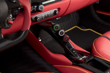 Первоначально, основанный на Ferrari 599 GTB, он был обновлен, когда Ferrari перешел на платформу F12 и снова обновлен для платформы 812. Изменения в кузове заключаются в переоборудовании всего в карбон и включают новый передний сплиттер и «капюшон»,