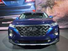В конце прошлого месяца Hyundai выпустил первые изображения и новости о новом 2019 Santa Fe.