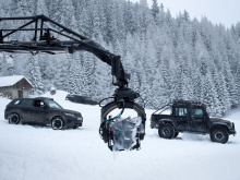 Автомобили Jaguar Land Rover занимают видное место во франшизе фильма с 1983 года, и это способ автопроизводителя привязать себя еще ближе к бренду Джеймса Бонда.