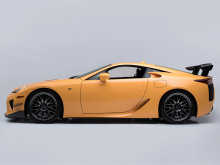 Lexus LFA - редкий автомобиль, но Nurburgring Edition, созданный специально для трека, еще более редкий.