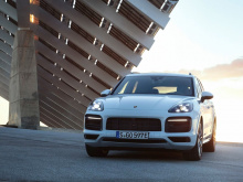 Но он признал, что идея дизельного Cayenne S с трансмиссией V8 точно неосуществима.