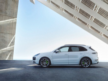 По словам менеджера Porsche SUV Powertrains, Фридмана Хеллера, бренд задумывается о дизельном V6 для Cayenne . «Я могу сказать, что мы планируем предложить дизельный Cayenne, но пока мы понаблюдаем за спросом и должны дождаться подходящего времени», 