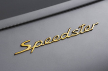 Последний Porsche Speedster продолжает длинную линейку моделей Speedster. Всё началось с 1952 356 1500 America Roadster. К 2010 году было выпущено восемь различных производственных и специальных моделей Speedster. Последний был 997 911 Speedster, пос