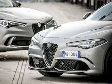 Как Giulia, так и Stelvio Quadrifoglio NRING выполнены в эксклюзивной окраске Circuito Grey и имеют пронумерованную мемориальную табличку в салоне. Только 108 экземпляров каждой модели будут построены в честь 108-летия итальянского автопроизводителя.