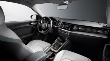 В салоне Audi удалось найти дополнительные 65 литров пространства, давая вам 335 литров с задними сиденьями и 1090 литров со сложенными сиденьями.