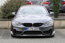 На этой неделе он был замечен вблизи Нюрбургринга, что, возможно, указывает на намерения BMW улучшить текущее время круга M4 – 7:28. Источники предполагают, что он получит повышение мощности, чтобы больше соответствовать модифицированному кузову. Но 
