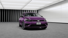 На данный момент в Канаде Golf R предлагается в более чем 40 завораживающих оттенках, Volkswagen объявил, что покупатели из других стран, наконец, смогут получить тоже самое в 2019 году. Эта опция называется Spektrum Program, и она добавит около $250