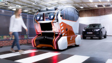 В настоящее время JLR тестирует автономный автомобиль с «виртуальными глазами», которые предназначены для того, что он замечал пешеходов.