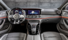 Вторая модель, Mercedes-AMG GT 53, получает тот же 3,6-литровый 6-цилиндровый двигатель, который выигрывает от повышенной производительности, производя 435 л.с. и 520 Нм крутящего момента.