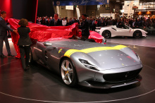 Как всегда, Ferrari имеет один из самых больших стендов, привлекая к себе наибольшее внимание.