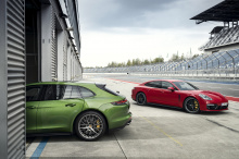 Первое - Panamera GTS, а второе - GTS Sport Turismo. Обе машины будут оснащены обновленными двигателями, новыми инженерными решениями и, конечно же, множеством полезных функций. Итак, давайте рассмотрим их подробнее!