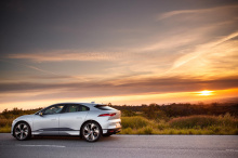 Как говорят, Jaguar продал 2468 автомобилей. Но октябрь был очень хорошим месяцем, учитывая, что в сентябре было продано 710 машин.