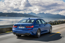 Согласно новой информации из BMW Blog, источник пояснил, что следующий M3 действительно будет предлагаться с двумя отдельными вариантами трансмиссии - sDrive и xDrive.