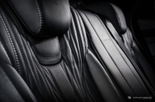 Ford Focus RS - один из самых горячих хэтчбеков, которые вы можете сейчас купить, но он не достаточно роскошный. Тем не менее, у него просторный удобный салон, и большое пространство сзади. Чтобы сделать салон еще лучше, Carlex Design разработал новы
