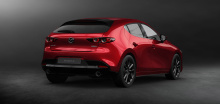 Mazda3 соответствует 2019 модельному году и получает язык дизайна Kodo, воплощая суть японской эстетики - простые линии, элегантные изгибы, но мускулистый и уверенный общий вид.
