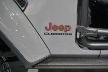 Теперь, когда Jeep представил новый Gladiator на LA Auto Show, начнется работа тюнеров. И частное подразделение FCA заинтересовано в том, чтобы начать как можно скорее, прежде чем рынок послепродажного тюнинга получит новый автомобиль.
