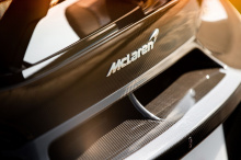 Во-первых, это 1000-й автомобиль, который будет продаваться McLaren London, первым в мире розничным продавцом McLaren Automotive, и, во-вторых, как уже упоминалось, это последний автомобиль, выпущенный с завода.