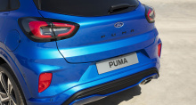 Кроме того, модели Puma First Edition будут доступны в комплектациях ST-Line X, которые добавят спортивные элементы дизайна интерьера и экстерьера, такие как спортивная подвеска, накладки на педали, полностью цифровая комбинация приборов и светодиодн
