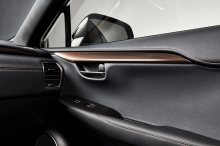 Кроме того, 2020 NX 300 Black Line Special Edition поставляется с системой облегчения парковки следующего поколения, задней дверью с электроприводом и новой навигационной системой. Продолжение выпусков Black Line на NX является чистым отражением как 