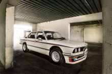 BMW 530 Motorsport Limited Edition был выпущен на южной оконечности Африки в рамках ограниченного серийного производства. BMW стремились конкурировать на флагманской модифицированной производственной серии в Южной Африке. Начиная с 1976 года, BMW в Ю