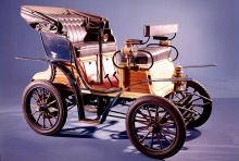 Самый старый Fiat в Великобритании, 1899 Fiat 3½ л.с., должен отметить 120-летие бренда, приняв участие в качестве спонсора от Bonham's London на Brighton Veteran Car Run.