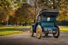 Древний Fiat принадлежит FCA UK Ltd и находится на постоянной экспозиции в Национальном автомобильном музее в Болье. Fiat 3½hp оснащен двумя сиденьями для взрослых и горизонтальным двухцилиндровым двигателем, сочетающимся с трехступенчатой коробкой п