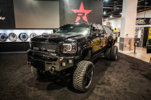 Модифицированная Sierra будет экспонироваться до 8 ноября на SEMA Show 2019 в Лас-Вегасе на стенде Pilot Automotive # 20113 в центральном зале Лас-Вегасского конференц-центра.