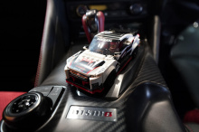 Lego и Nissan GT-R Nismo представляет собой первое партнерство между датской компанией по производству игрушек и любым японским автопроизводителем, о чем было объявлено вчера в глобальной штаб-квартире Nissan в Иокогаме. Модель состоит из 298 частей,