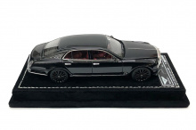 Новая коллекция масштабных моделей была выпущена в ознаменование столетия Bentley и включает две версии флагманского Mulsanne, а также новый Continental GT Convertible - все они изготовлены из смолы в масштабе 1:43. Это всего 13 и 11 см в длину, соот