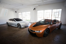 BMW откладывает дебют своей следующей 4-й серии, чтобы показать что-то, возможно, более важное.