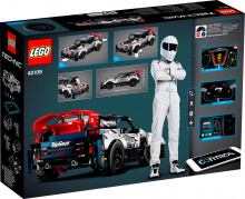 Это будет третий набор в серии Lego Technic Ultimate после успеха Chiron и Defender. Lego и Lamborghini не объявили, какое из произведений итальянского автопроизводителя будет увековечено в кубиках в этом году, но мы лично проголосовали бы за Lamborg